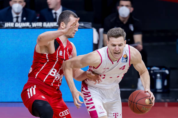 这支球队仍 这支球队仍